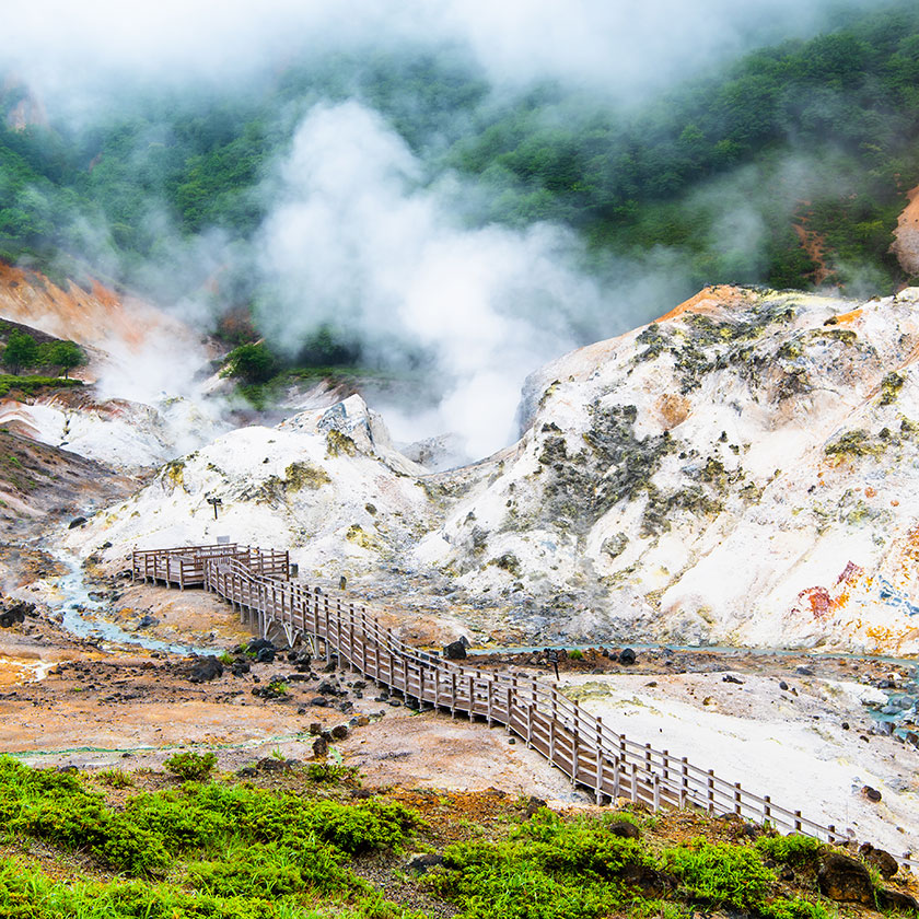 ニセコ→<br>洞爺湖（1.5時間）<br>洞爺湖→登別（1時間）