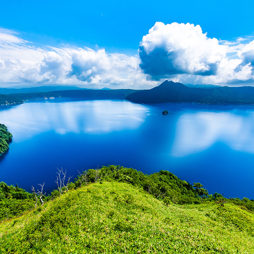 知床ウトロ→<br>羅臼（1時間）→<br>士別川・羅臼川（季節限定）→<br>屈斜路湖・砂湯（1時間30分）→<br>摩周湖（40分）→<br>阿寒湖（1時間30分）