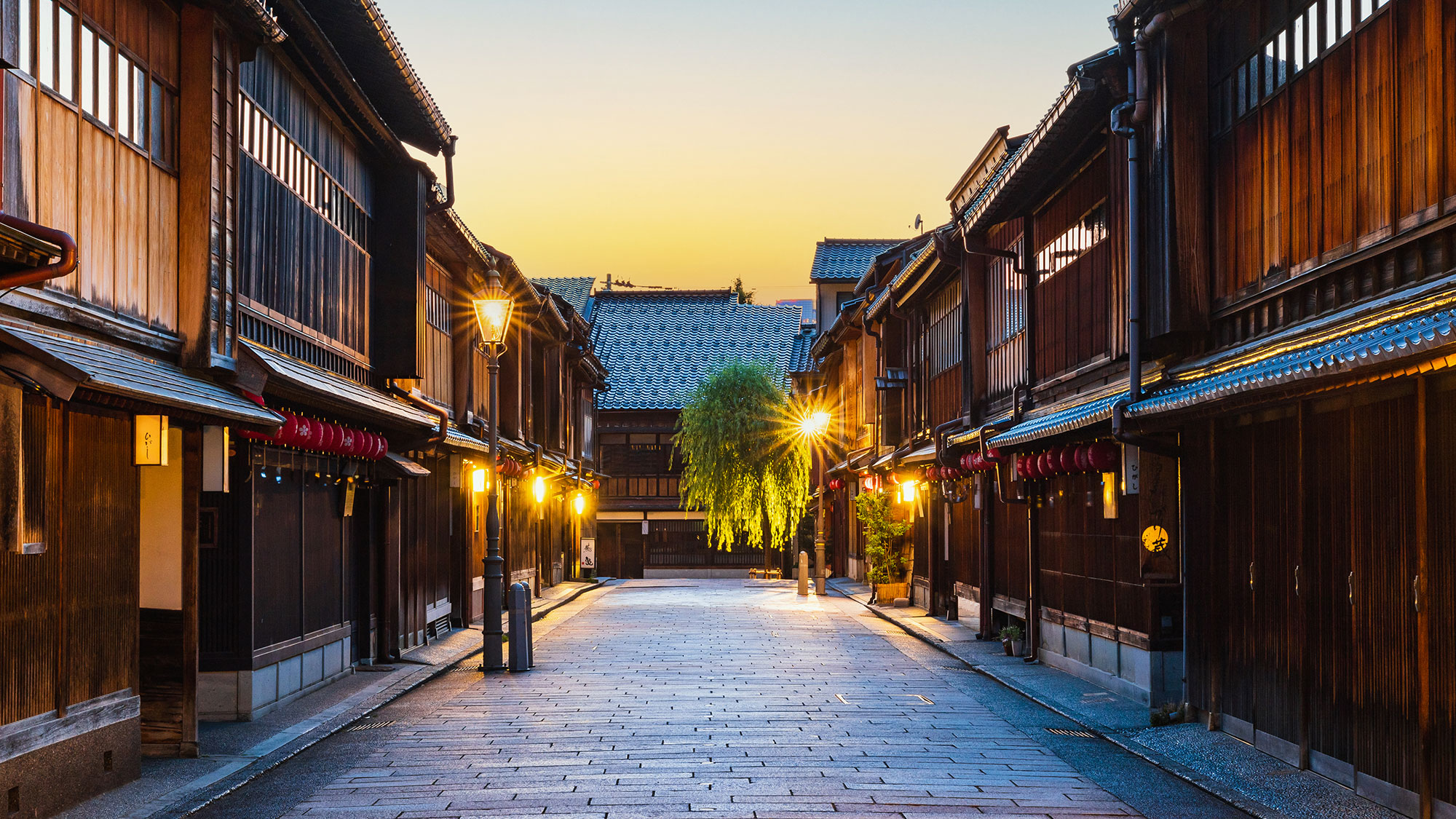 【日本の調和】 庭園・建築・芸術：繊細な空間、時代を超えた美しさ、生き続ける伝統