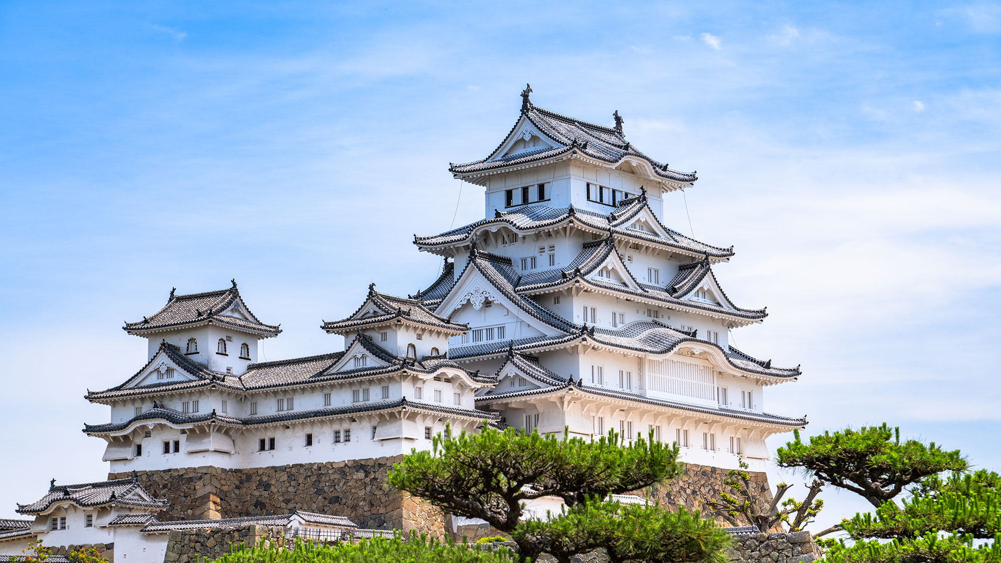 【日本の調和】 庭園・建築・芸術：繊細な空間、時代を超えた美しさ、生き続ける伝統